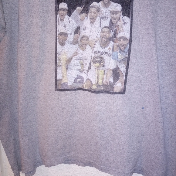 🐮 🐄 San Antonio Spurs Size 2X Men's T-shirt - Picture 3 of 6